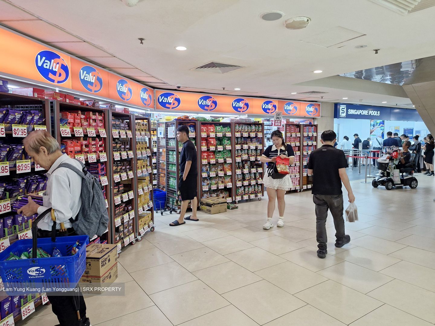 Lucky Plaza (D9), Retail #594370691